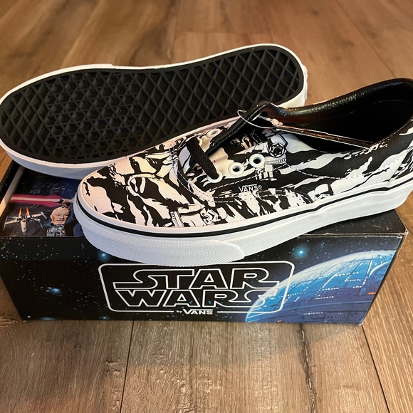 VANS Limited Edition Star Wars Sneaker - Picture 1 of 5